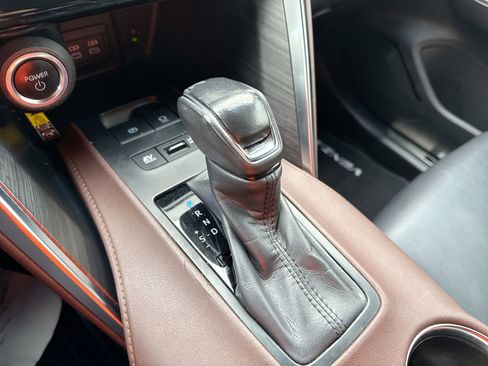 Certified 2023 Toyota Venza XLE image 23