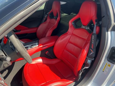 Used 2016 Chevrolet Corvette Z06 w/ 3LZ Preferred Equipment Group image 19