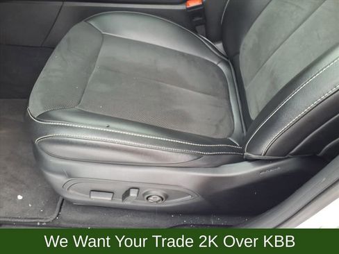 Used 2024 Jeep Grand Cherokee Altitude image 11