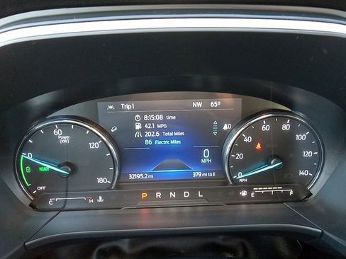 Used 2022 Ford Escape SE w/ SE Sport Appearance Package image 9