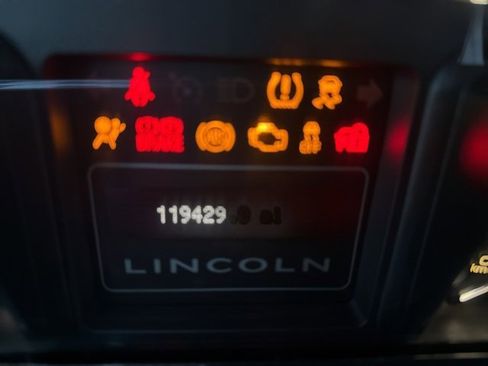 Used 2012 Lincoln Navigator Base image 23