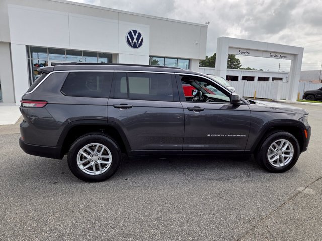 Used 2024 Jeep Grand Cherokee L Laredo w/ Luxury Tech Group I RWD image 16