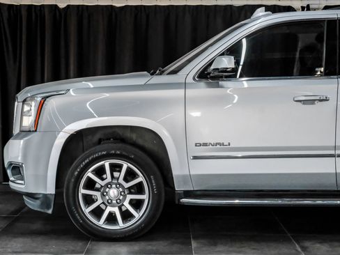 Used 2020 GMC Yukon XL Denali RWD image 12