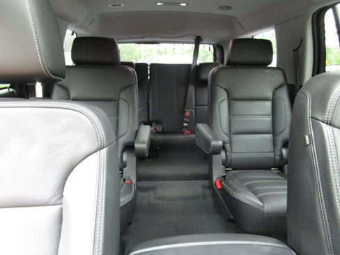 Used 2020 GMC Yukon Denali w/ Denali Ultimate Package RWD image 37