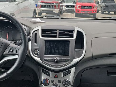Used 2019 Chevrolet Sonic LT w/ Convenience Package FWD image 9