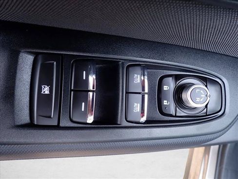 Used 2025 Subaru Forester Premium AWD/4WD image 16