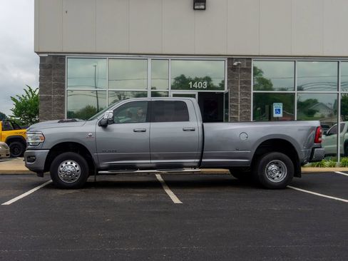 Used 2023 RAM 3500 Laramie image 9