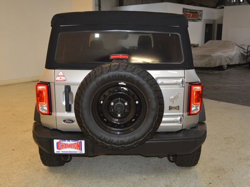 Used 2021 Ford Bronco Black Diamond image 4