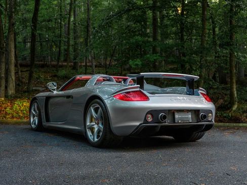 Used 2004 Porsche Carrera GT RWD image 8