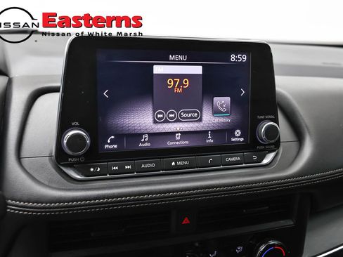 Used 2024 Nissan Rogue S AWD/4WD image 18