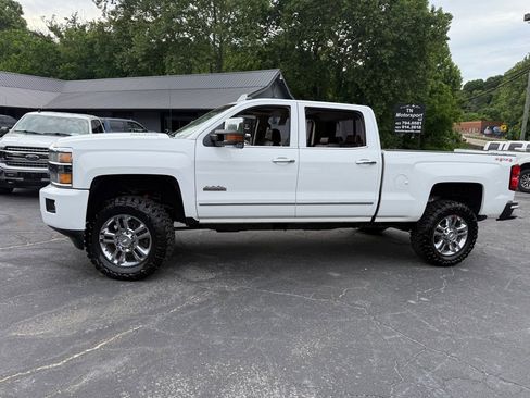 Used 2015 Chevrolet Silverado 2500 High Country w/ Duramax Plus Package AWD/4WD image 21