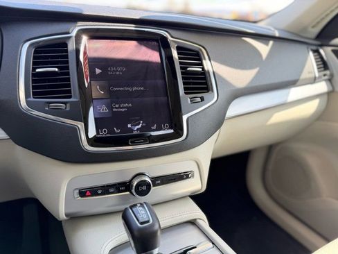 Used 2017 Volvo XC90 T5 Momentum w/ Vision Package image 11