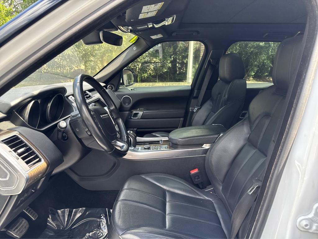 Used 2017 Land Rover Range Rover Sport SE AWD/4WD image 9