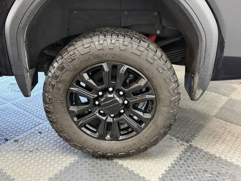 Used 2022 GMC Sierra 3500 Denali w/ Denali Black Diamond Edition AWD/4WD image 14