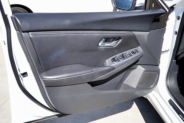 Used 2024 Nissan Sentra SV FWD image 31