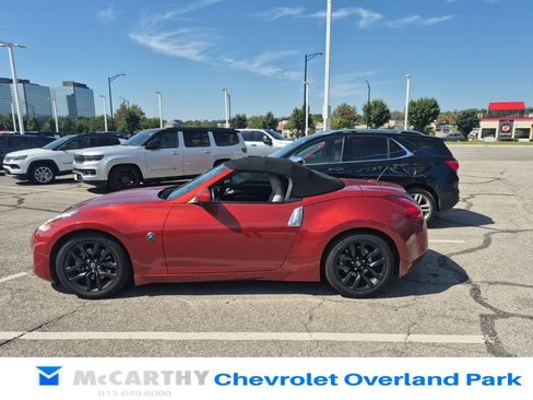 Used 2016 Nissan 370Z Touring RWD image 3