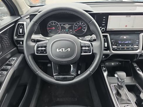 Used 2023 Kia Sorento S FWD image 7