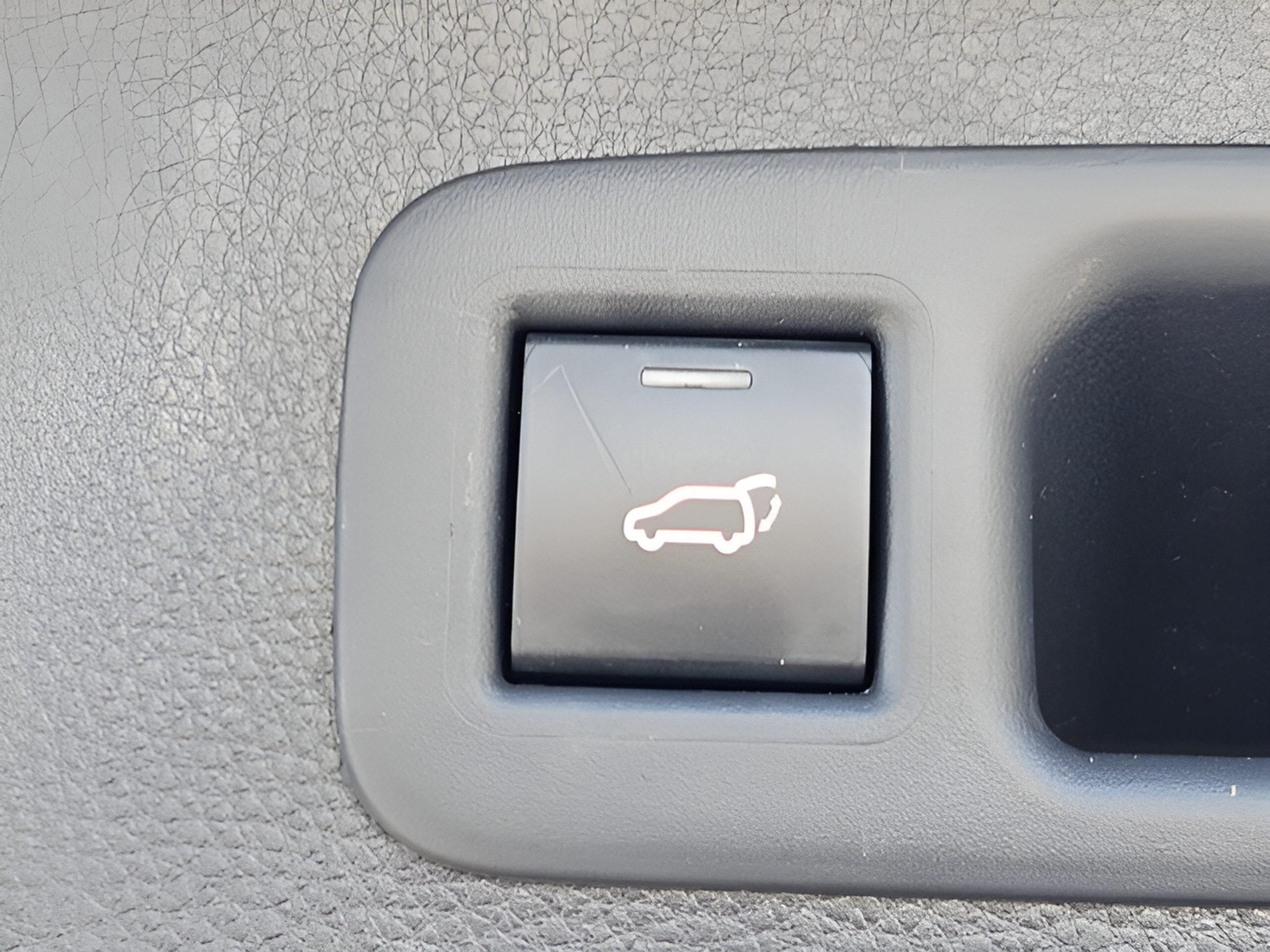 Certified 2020 Toyota Highlander L AWD/4WD image 29