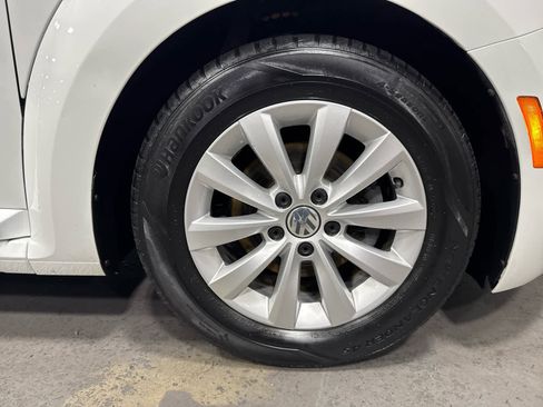 Used 2019 Volkswagen Beetle 2.0T S image 29