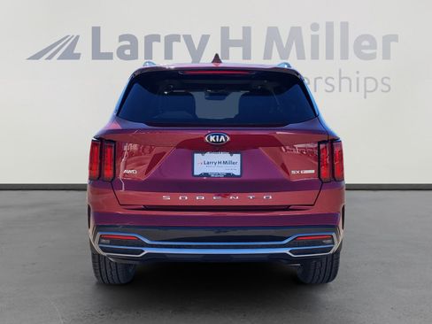 Used 2021 Kia Sorento SX image 4