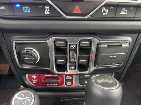 Used 2024 Jeep Wrangler Unlimited Rubicon 4xe image 32