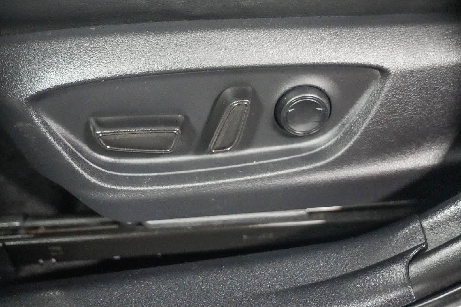 Used 2019 Toyota Camry SE w/ Carpet Mat Package FWD image 22