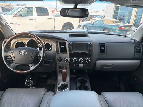 Used 2010 Toyota Sequoia Platinum image 27