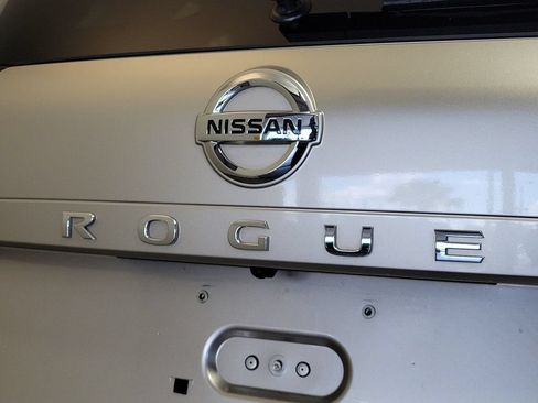 Used 2021 Nissan Rogue SL AWD/4WD image 8