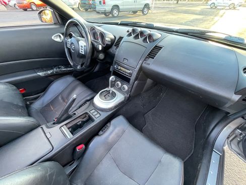 Used 2007 Nissan 350Z Touring image 20