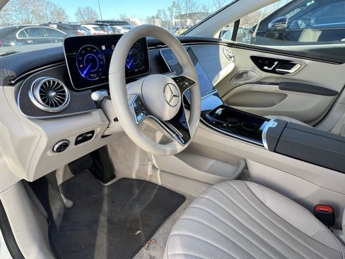 Used 2022 Mercedes-Benz EQS 450+ Sedan image 17