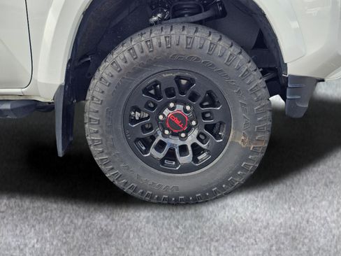 Used 2023 Toyota Tacoma TRD Sport w/ Advanced Technology Package AWD/4WD image 6