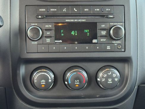 Used 2016 Jeep Patriot Sport AWD/4WD image 11