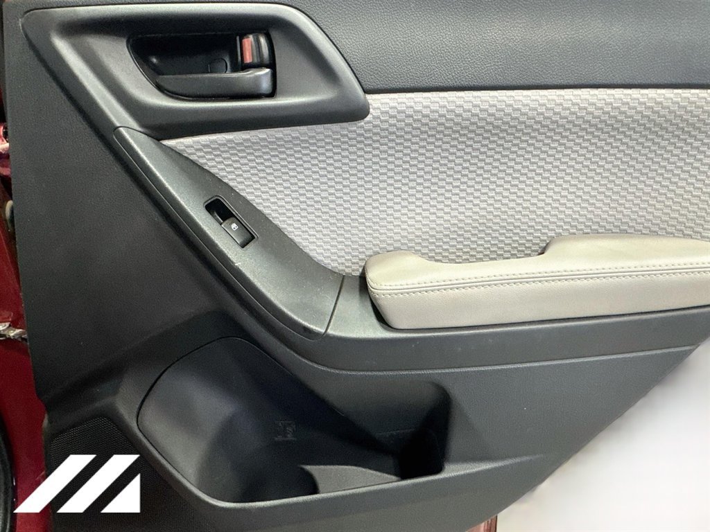 Used 2018 Subaru Forester 2.5i AWD/4WD image 26