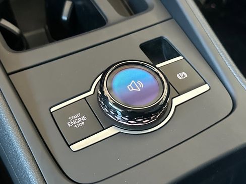 New 2026 Volkswagen Tiguan SE image 21