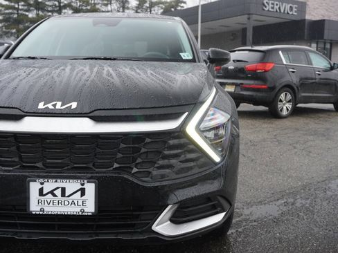 Used 2023 Kia Sportage LX image 13