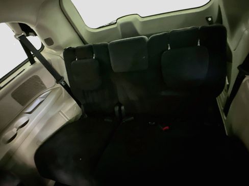 Used 2013 Dodge Grand Caravan SXT w/ Rear Park Assist Pkg FWD image 28
