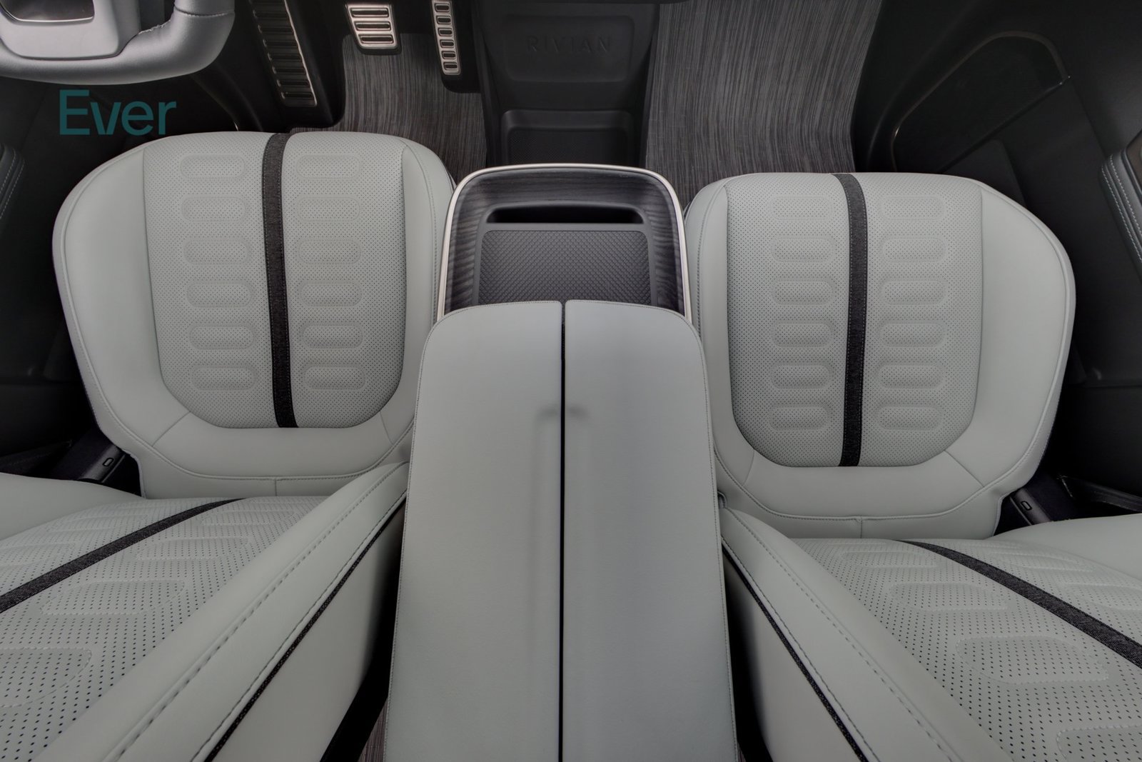 Used 2024 Rivian R1S Adventure Dual AWD/4WD image 27