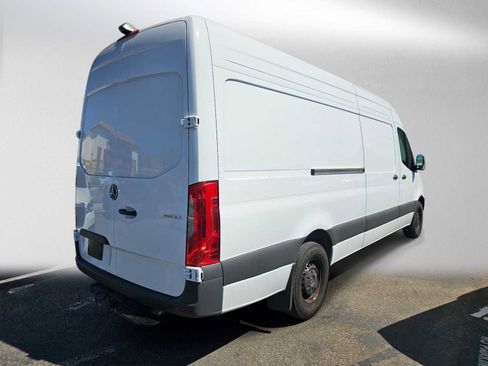Used 2026 Mercedes-Benz Sprinter 2500 image 3