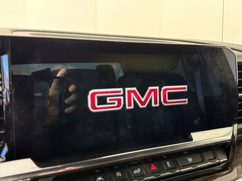 Used 2024 GMC Sierra 1500 Elevation image 18
