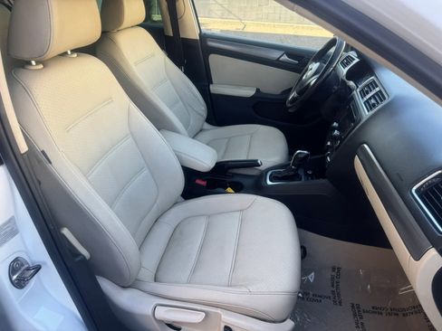 Used 2013 Volkswagen Jetta TDI FWD image 11
