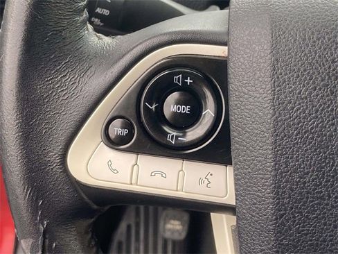 Used 2017 Toyota Prius Three image 18