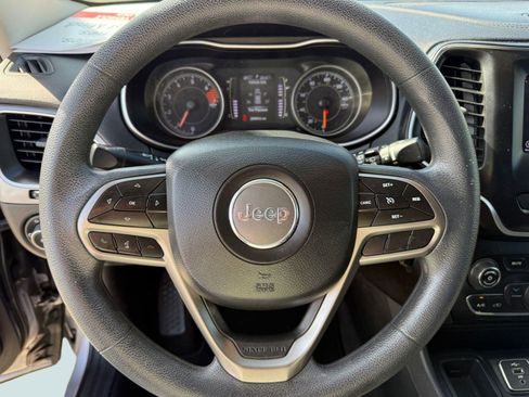 Used 2019 Jeep Cherokee Latitude w/ Popular Appearance Group image 14