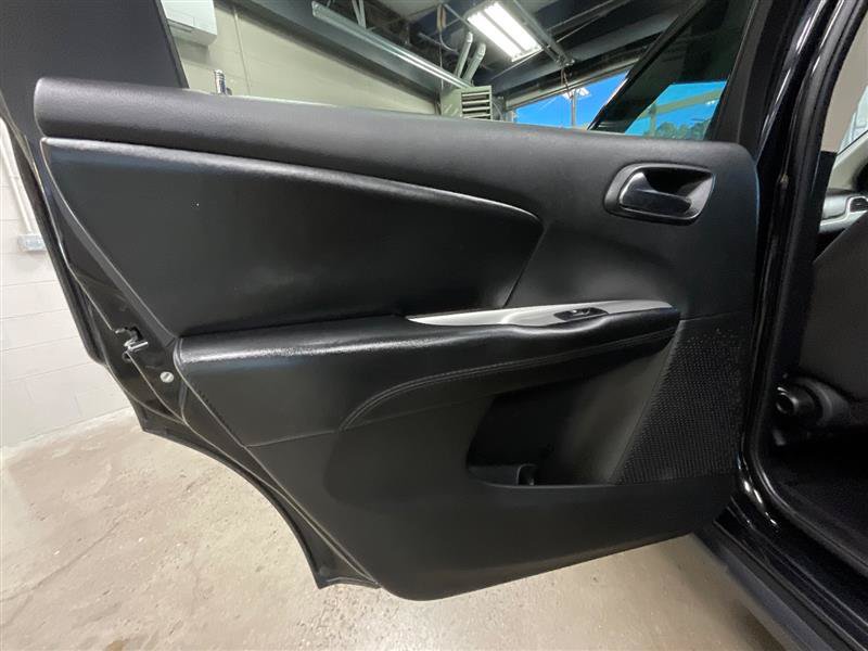 Used 2018 Dodge Journey SE w/ Popular Equipment Group FWD image 15