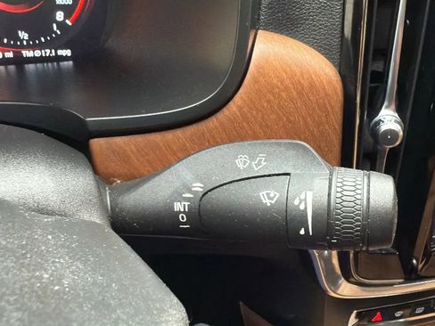 Used 2018 Volvo S90 T6 Inscription w/ Luxury Package image 13