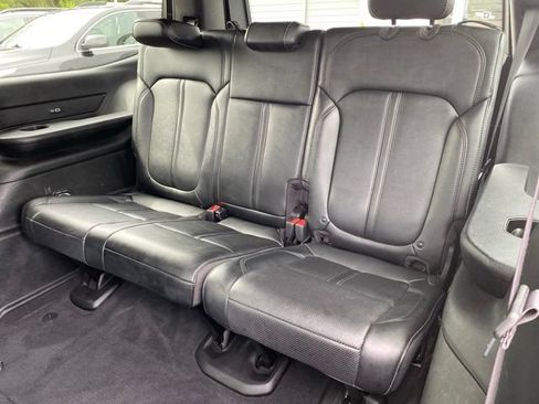 Used 2024 Jeep Wagoneer Series II AWD/4WD image 31