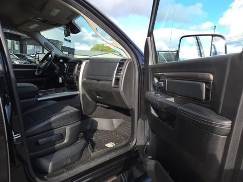 Used 2018 RAM 2500 Big Horn w/ Sport Appearance Group image 12