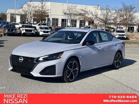 New 2025 Nissan Altima 2.5 SR w/ SR Premium Package image 5