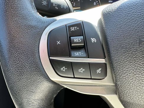 Used 2022 Ford Explorer XLT w/ Equipment Group 202A image 18