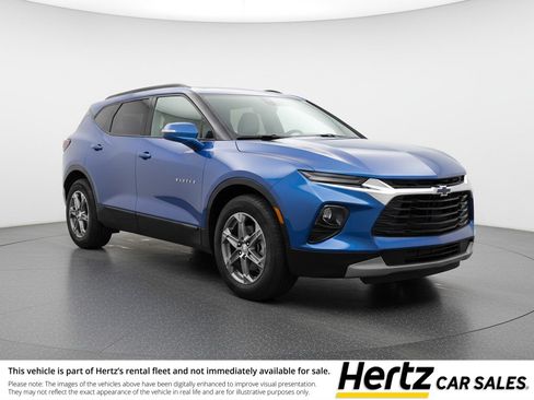 Used 2025 Chevrolet Blazer LT FWD image 1