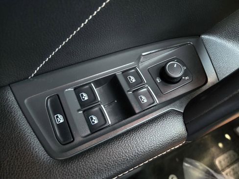 Used 2022 Volkswagen Tiguan SE R-Line AWD/4WD image 30